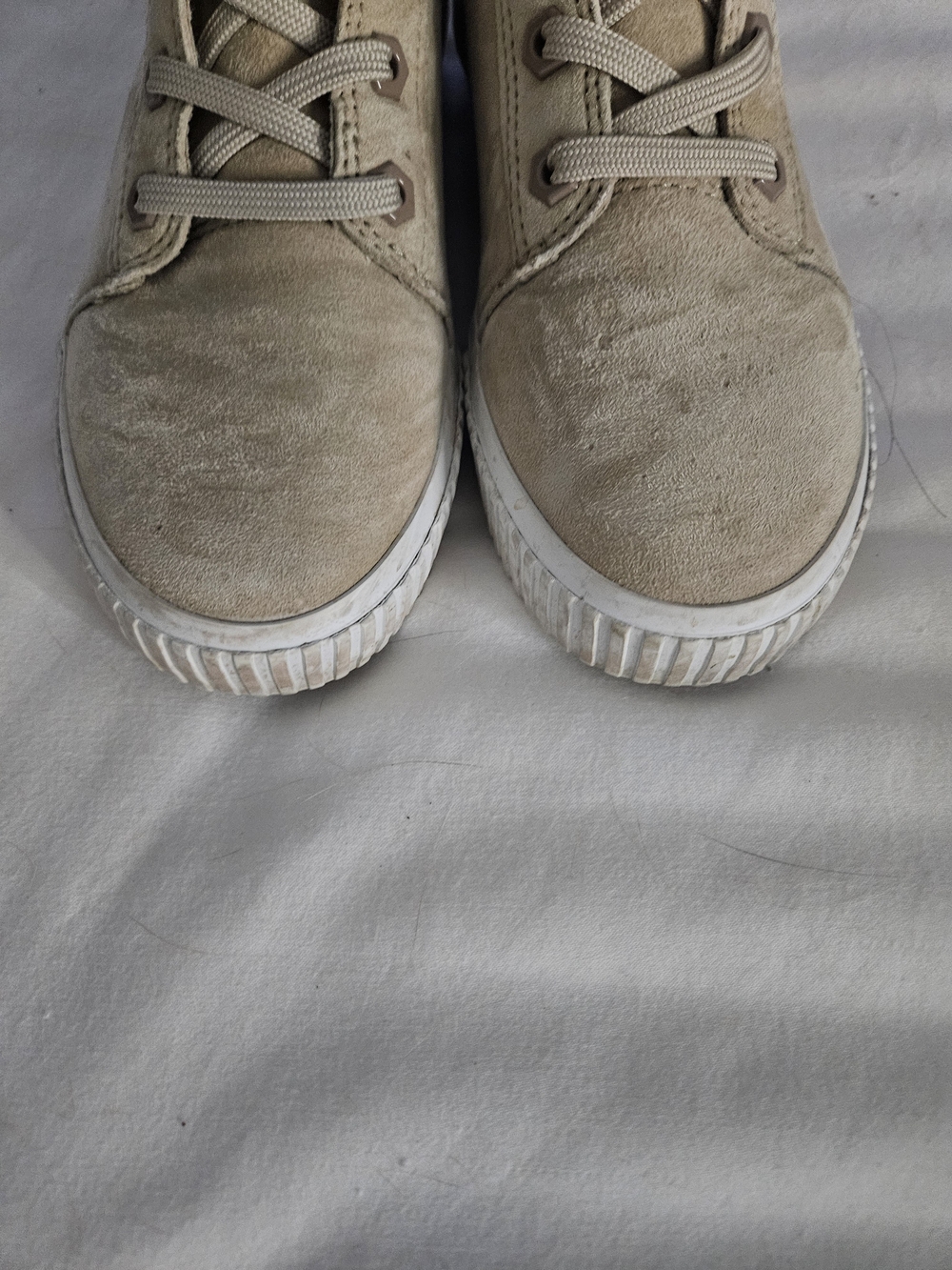 High-Top Timberland Boots - Picture 2 of 8